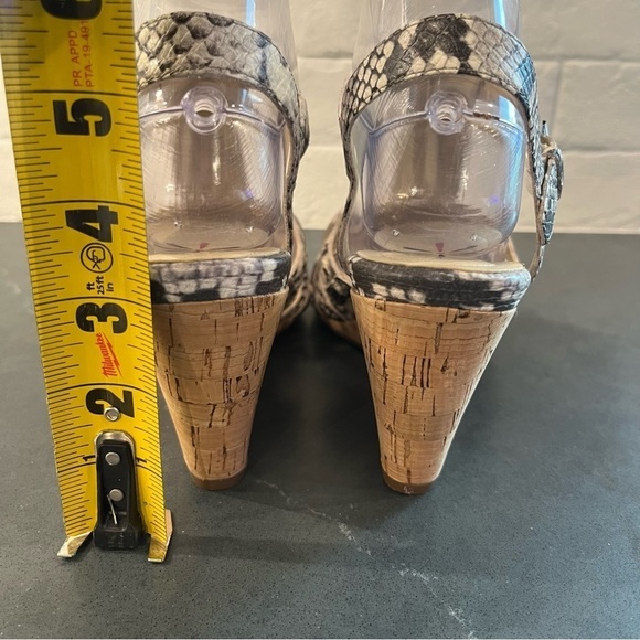 Isaac Mizrahi sz 8 Simmer2 snakeprint wedge sandals - Picture 10 of 16